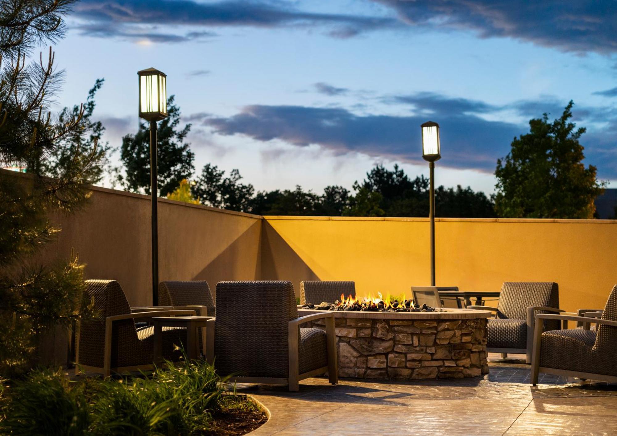 Courtyard By Marriott Denver North/Westminster Eastlake Extérieur photo